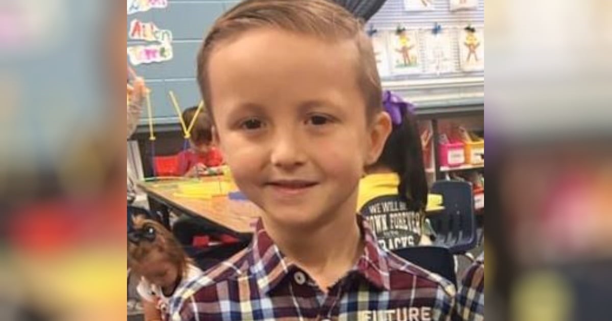 Kindergartner Says He’s ‘Twins’ with Classmate—Mom’s Heart Melts When She Sees the Photo