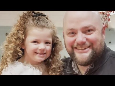 Single Dad Learns to Do Daughter’s Hair by Watching YouTube—Now Teaches Other Dads Too